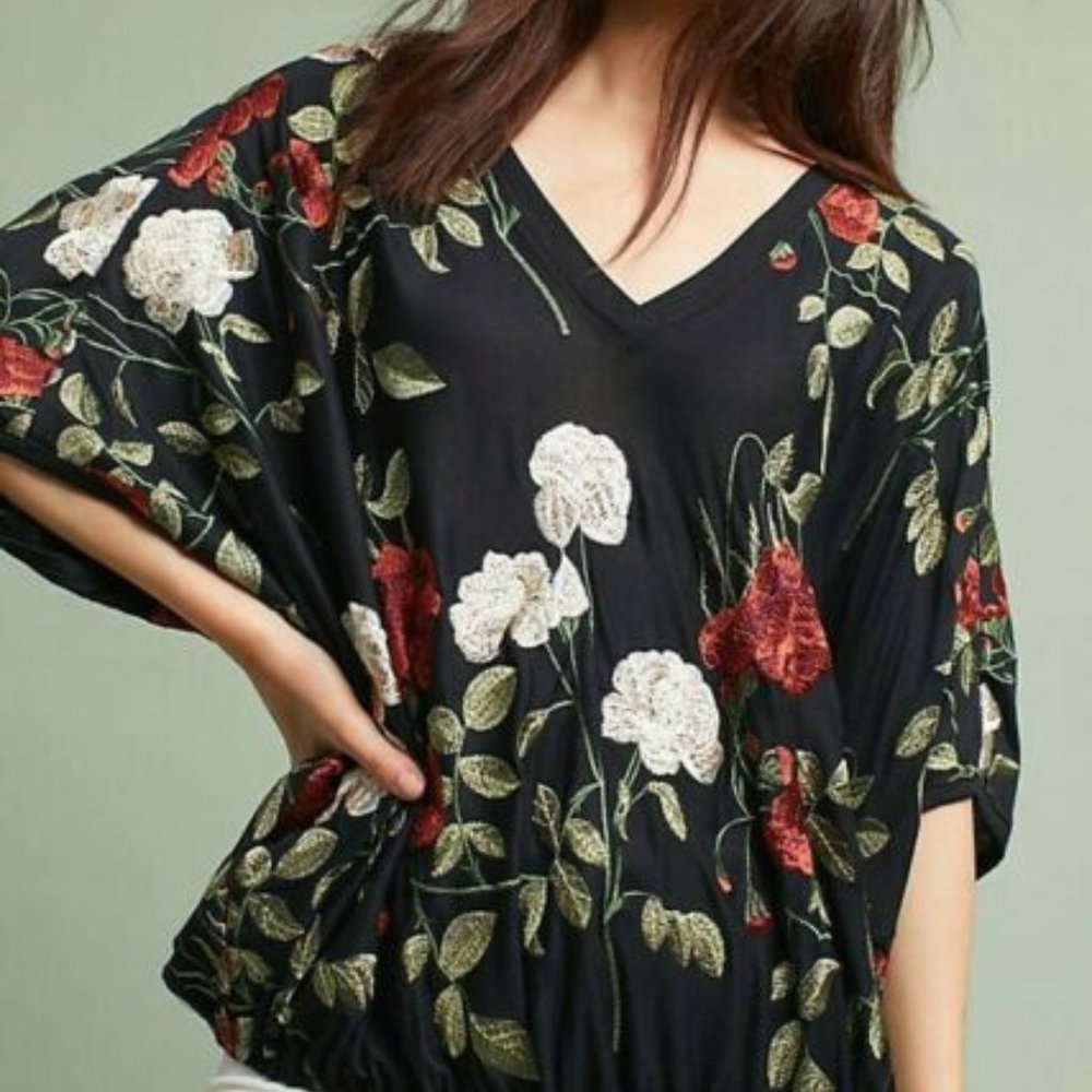 Akemi + Kin Embroidered Floral Top Anthro XS/S